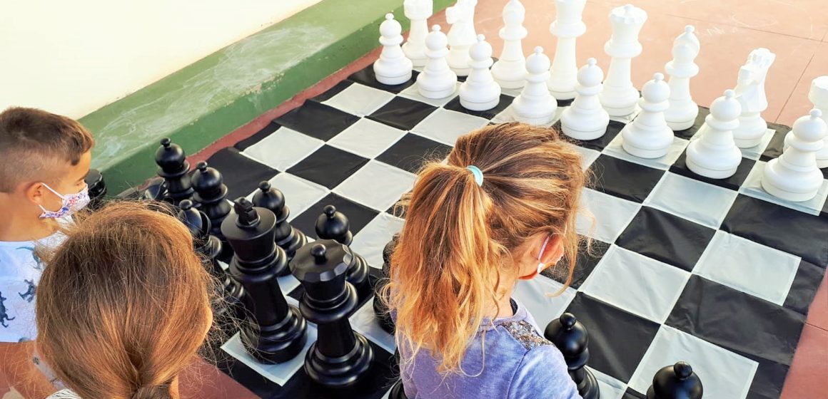 El Ayuntamiento de Antigua impulsa el ajedrez en los centros de estudio